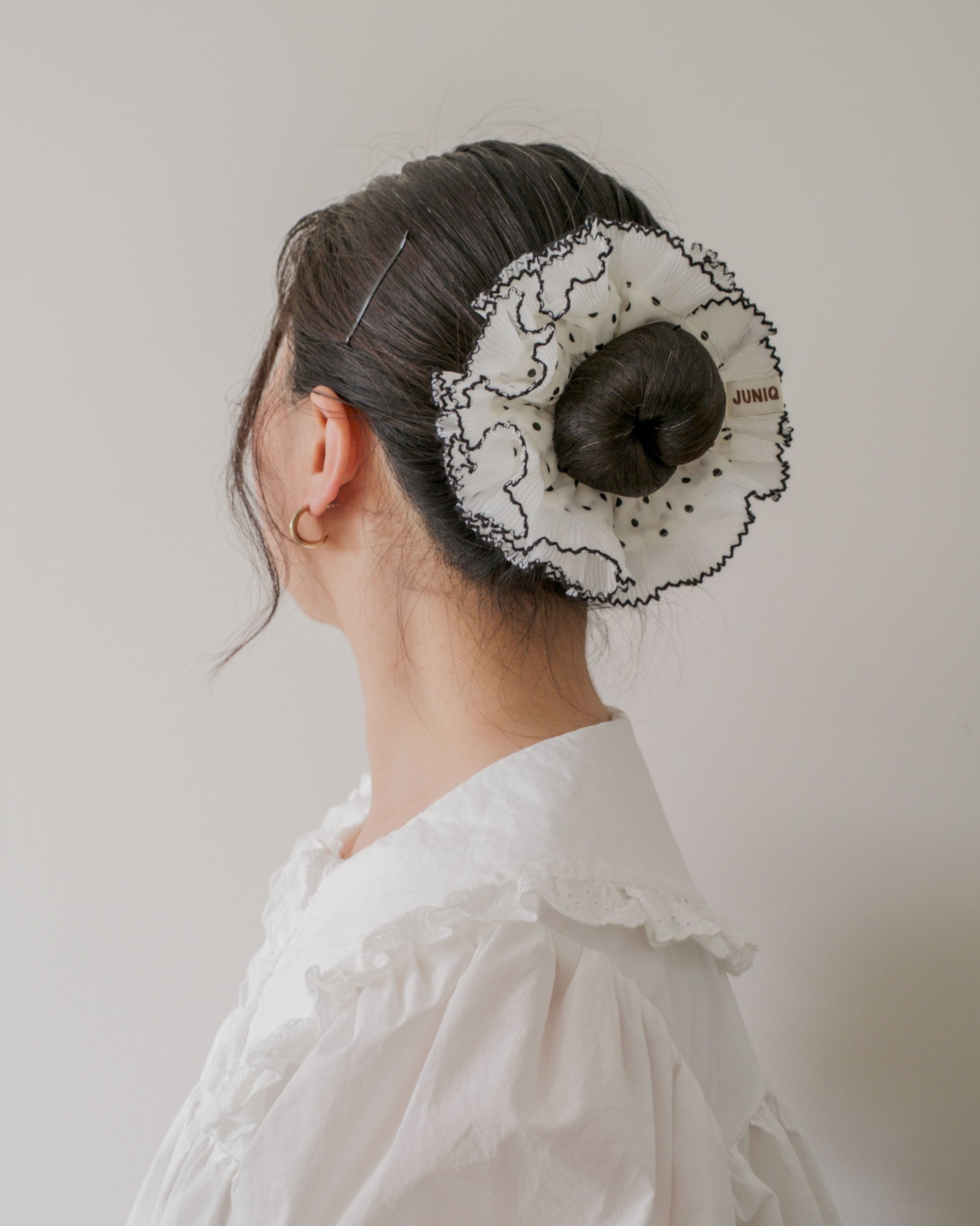 Miss Dottie - Black/White